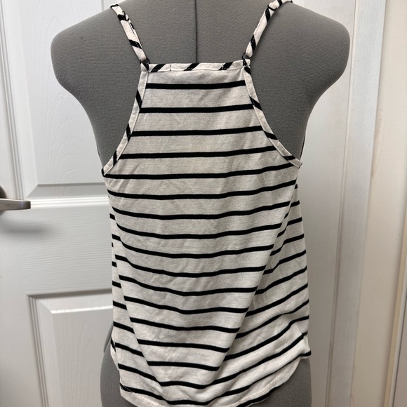 Black and white tank top - Picture 4 of 4